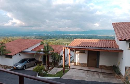 Pueblo Tapao House | Scenic Retreat with Panoramic Views Near Parque del Café
