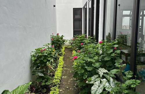 Jocotenango House | Hermosa casa, con Parqueo propio, Ideal para pasar momentos en familia o pareja.