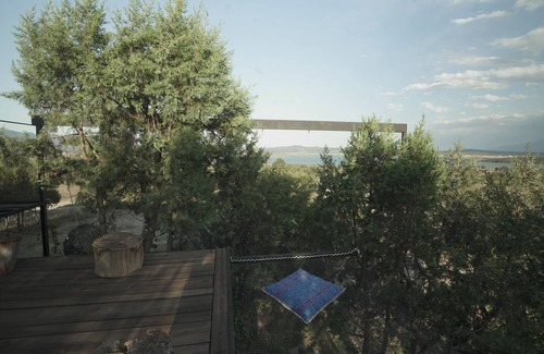 Atlangatepec Villa | Relaxing Retreat with Lake View and Outdoor Hot Tub
