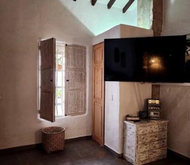 Quebrada Guadalejo House | Inviting Casa en Cauca Viejo with Pool & Hot Tub