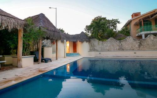 Villa Juarez House | Relaxing Oceanfront Retreat in Residencial Marbella