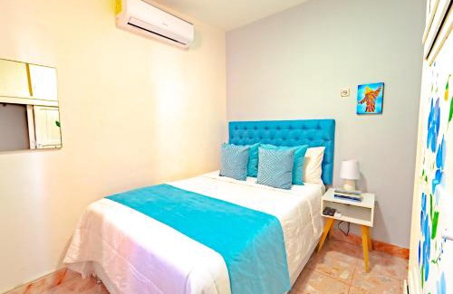 Calzada Madero House | Casa Guanabana: Family-Friendly Stay with Breakfast Included