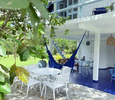 San Rafael House | Idyllic Hermosa Casa frente al Río with Private Beach Access
