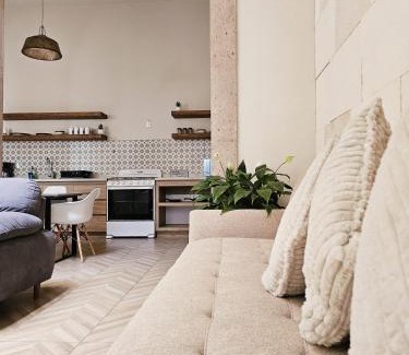 Historic Centre Apartment | Family-Friendly HERMOSA Casa Serapio with Hot Tub Access