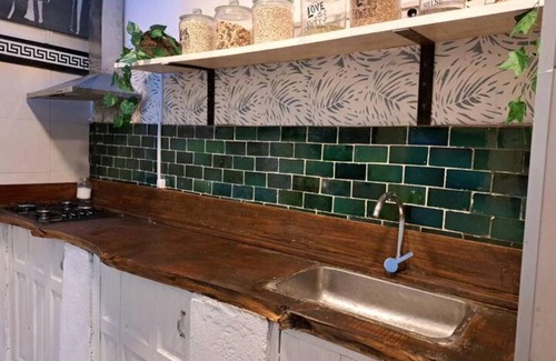 Montevideo House | Welcoming Hermosa Casona Central with Family-Friendly Amenities