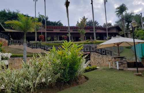 Dagua Villa | Relaxing Family Retreat with Pool and Hot Tub Amenities