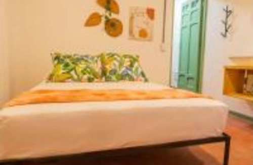 Villa Hermosa Hotel | Cozy Double Room in La Candelaria - Medellin with Breakfast