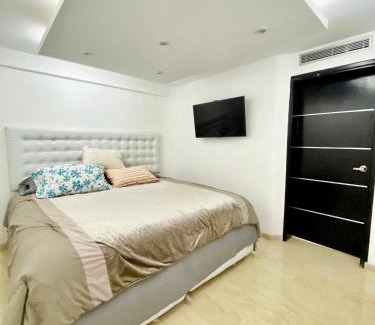 Lecheria Villa | Modern 4-Bedroom Home with Pool and Hot Tub for Families