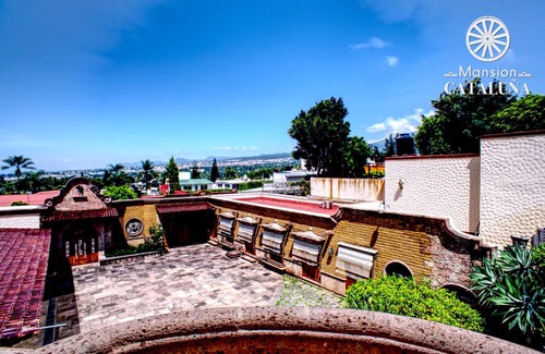 Cuernavaca Villa | Elegant Hermosa Mansión: Pool, Spa & Private Retreat