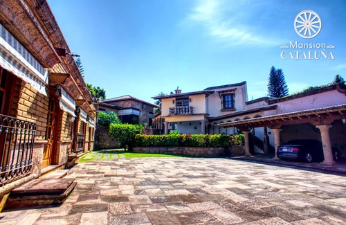 Cuernavaca Villa | Elegant Hermosa Mansión: Pool, Spa & Private Retreat