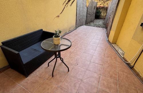Mataro Apartment | New Ground Floor Retreat with Private Patio & Spa Amenities
