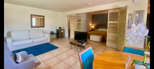 Playa Coronado Apartment | Seaside Suite with Golf Views and Private Beach Access