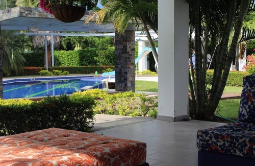 Santa Fe de Antioquia Villa | Hermosa Villa De Tamaño Familiar Con Jacuzzi