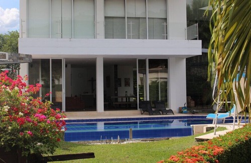 Santa Fe de Antioquia Villa | Hermosa Villa De Tamaño Familiar Con Jacuzzi