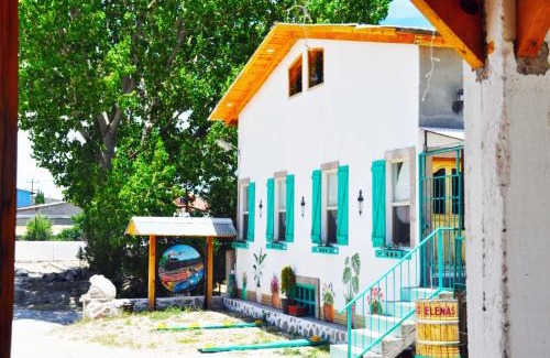Creel House | Cozy Cabin Retreat with Exceptional 9.5/10 Guest Rating