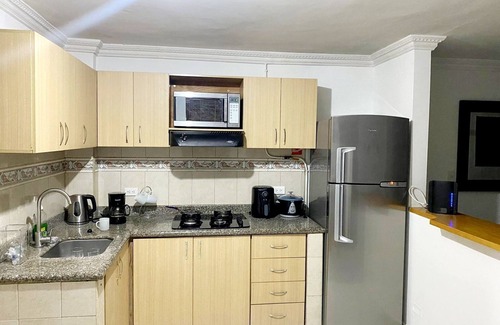 Villa Hermosa House | Cozy Family Retreat with Kitchen & Pet-Friendly Amenities