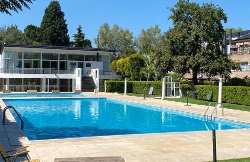 Pilar Centro Apartment | Stylish Apartment at Country Hosp Univ Austral with Ocean View