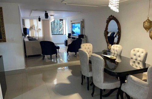 El Poblado Apartment | Elegant Apartment in El Poblado, Rated 10/10 by Guests