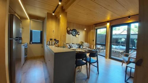 San Martin de los Andes Apartment | Elegant 2-Bedroom Retreat with Garden in Central SMA