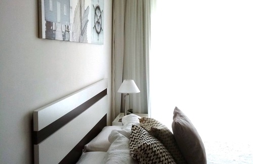 Centro Apartment | Cozy Studio Apartment Steps from the River with Spa Access
