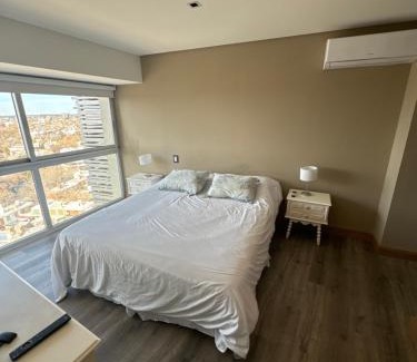 Mendoza City Center Apartment | Elegant Stay at Torre Leloir: 10/10 Rated & Family-Friendly