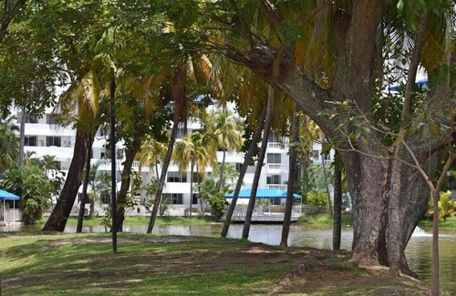 Girardot Apartment | Discover Hermoso Lagos del Peñon: Family-Friendly Retreat