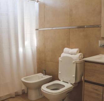 San Carlos de Bolivar Apartment | Bright and Central Hotel with Family-Friendly Amenities