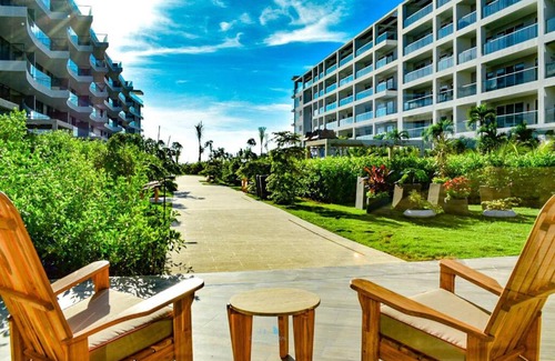Zona Norte Apartment | Beachfront Haven with Pool and Family-Friendly Amenities