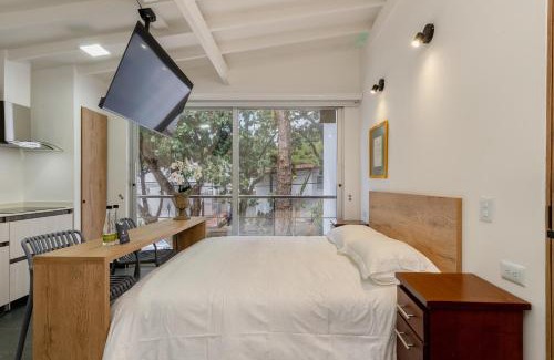 Patio Bonito Apartment | Family-Friendly Retreat at Casa Contabler for Your Getaway
