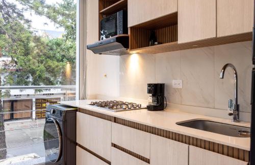 Patio Bonito Apartment | Family-Friendly Retreat at Casa Contabler for Your Getaway