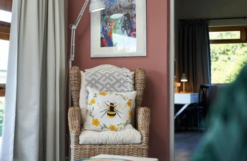 Chintsa House | Heron Cottage: Pet-Friendly Retreat for Your Seaside Holiday
