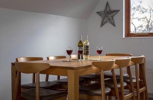 Hoveton House | Discover Heron: Pet-Friendly 4-Star Retreat with Hot Tub