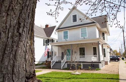 Geneva House | Heron Hideaway Game Room within walking distance to HWS & Seneca Lake