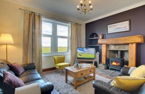 East Ord House | Heron House: Pet-Friendly Retreat with 9.6 Guest Ratings