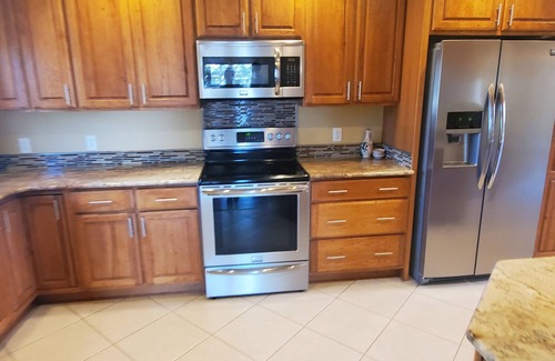 Eustis House | Heron House with Lake Views: Pet-Friendly Retreat