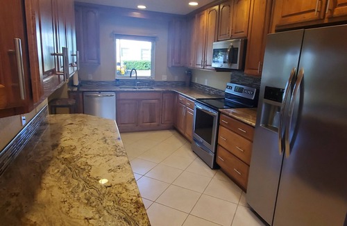 Eustis House | Heron House with Lake Views: Pet-Friendly Retreat