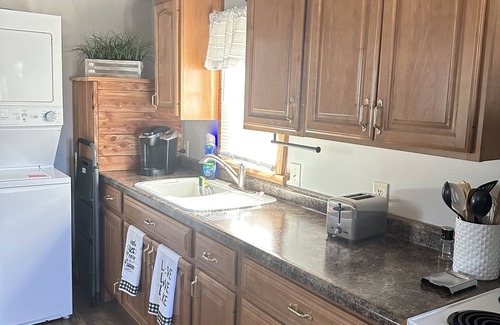 Roach Cabin | Charming Heron's Cabin: Perfect for Family Getaways