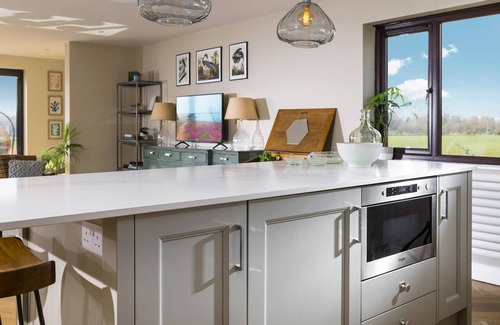 Ripple Cottage | Heron's Nest: Cozy Retreat with Kitchen for Two in Ripple