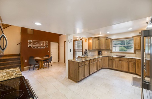 Three Rivers Ski Chalet | Pet-Friendly Heron's Perch: Lakehouse with Private Dock
