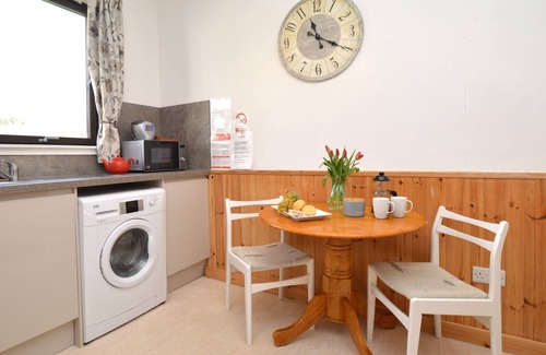 Kilmun Cottage | Pet-Friendly Heronlea Cottage in Picturesque Scotland