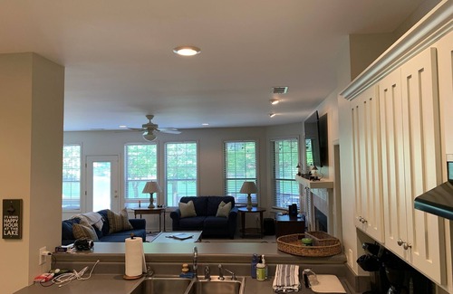 Coosa County House | Heron’s Hideaway: Family-Friendly Lakefront Retreat with Dock