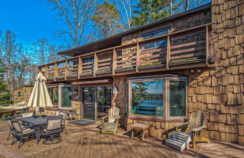 Moneta House | Discover Herons Rest: Pet-Friendly with Hot Tub Bliss