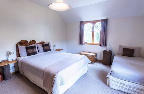 Kettering Cottage | Herons Rise Vineyard Accommodation-The Wine Loft