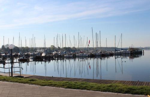 Rerik Apartment | Cozy Herrenhaus Blengow App.06: Pet Friendly & Breakfast