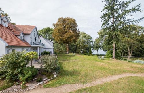 Muritz Apartment | Comfortable Herrenhaus Jürgenshof with Hot Tub & Family Perks