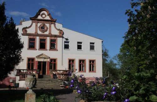Bennewitz House | Discover Herrenhaus Schmölen: Family-Friendly Retreat