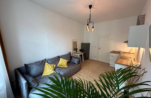 Altenburg Apartment | Inviting Holiday Apartment by the Great Pond with Kitchen