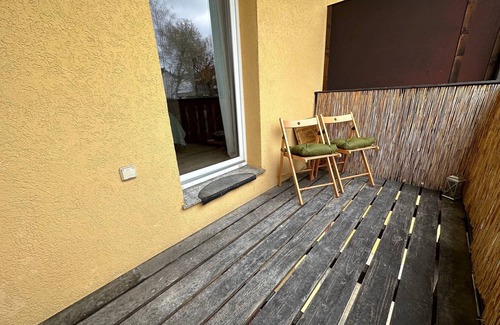 Altenburg Apartment | Inviting Holiday Apartment by the Great Pond with Kitchen