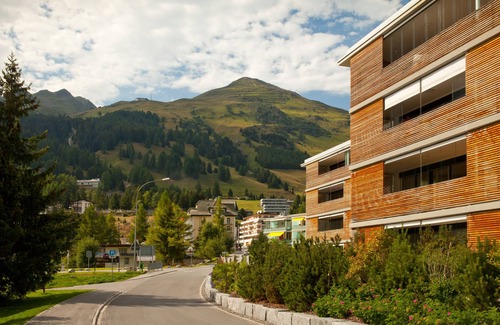 Meierhof Apartment | Idyllic Davos Retreat with Pool, Spa & Mountain Access