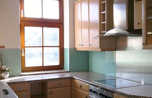 Heiligenstadt Apartment | Scenic Views of Vienna: Family-Friendly Hotel Awaits